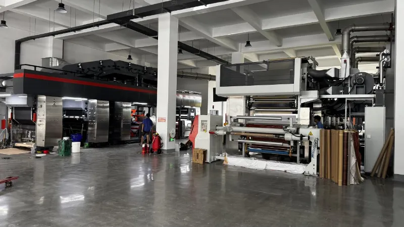 Vun der Industrieakkumulatioun bis zum Globale Layout, ass net genau den Entwécklungswee vun de dekorative Filmer vun zukünftege Faarwen?